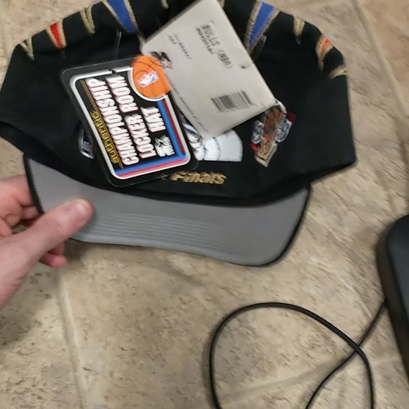 1998 Chicago bulls authentic championship hat - Picture 3 of 5